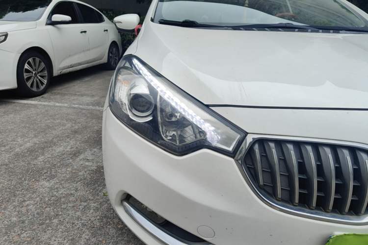 Used Kia K3 2013 1.6L Automatic GLS Right Front Headlight
