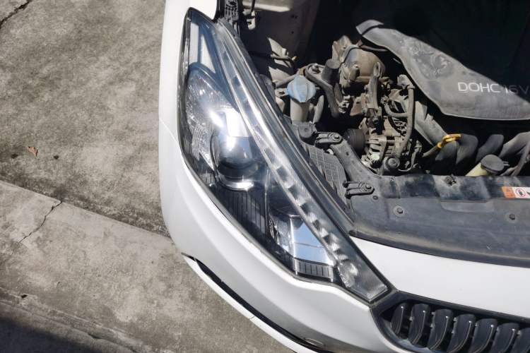 Used Kia K3 2013 1.6L Automatic GLS Right Front Headlight