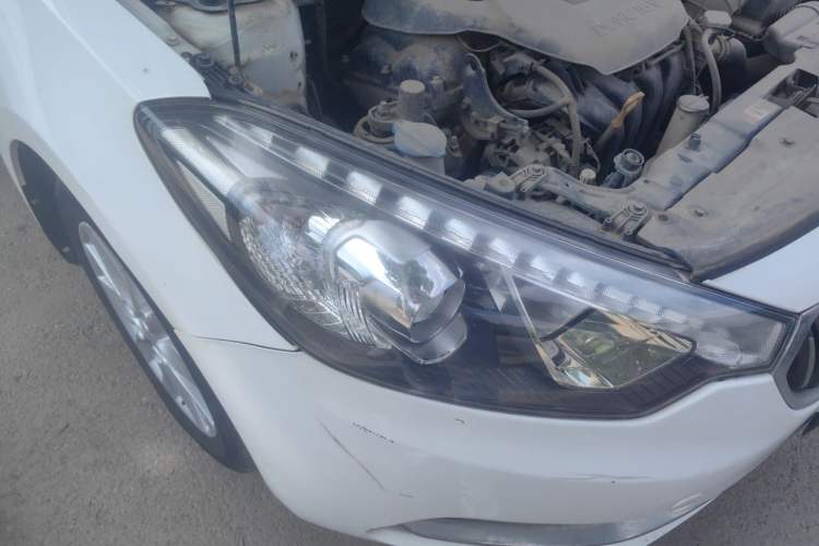 Used Kia K3 2013 1.6L Automatic GLS Right Front Headlight