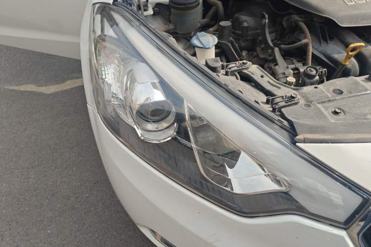 Used Kia K3 2013 1.6L Automatic GL Right Front Headlight