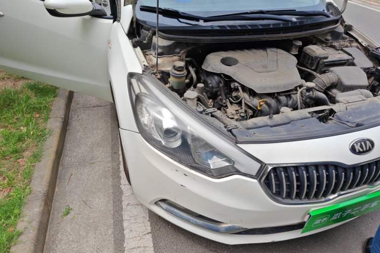 Used Kia K3 2013 1.6L Automatic GL Right Front Headlight