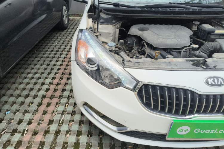 Used Kia K3 2013 1.6L Automatic DLX Right Front Headlight