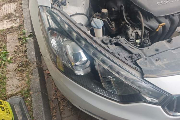 Used Kia K3 2013 1.6L Automatic Premium Right Front Headlight