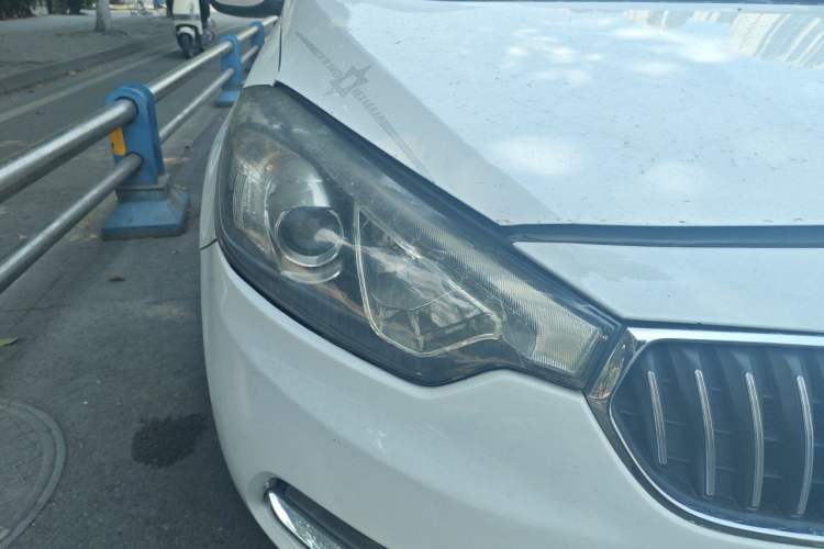 Used Kia K3 2013 1.6L Automatic DLX Right Front Headlight