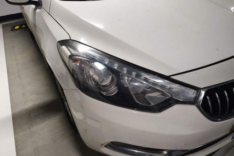 Used Kia K3 2013 1.6L Automatic DLX Right Front Headlight