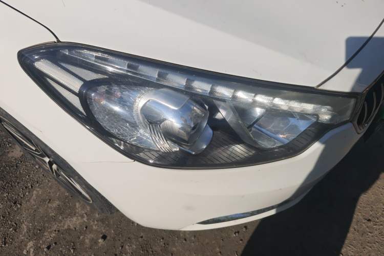 Used Kia K3 2013 1.6L Automatic GLS Right Front Headlight