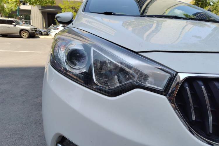 Used Kia K3 2013 1.6L Manual GLS Right Front Headlight