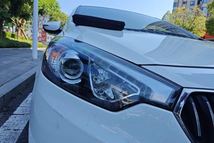 Used Kia K3 2013 1.6L Manual GLS Right Front Headlight