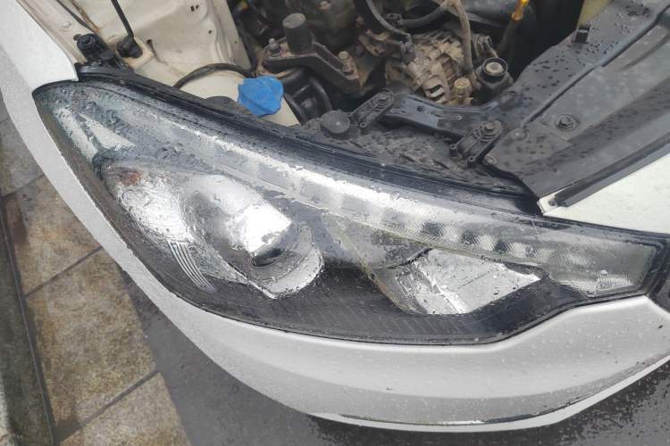Used Kia K3 2013 1.6L Automatic GLS Right Front Headlight