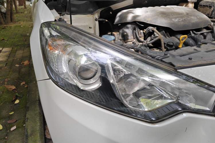 Used Kia K3 2013 1.6L Automatic Premium Right Front Headlight