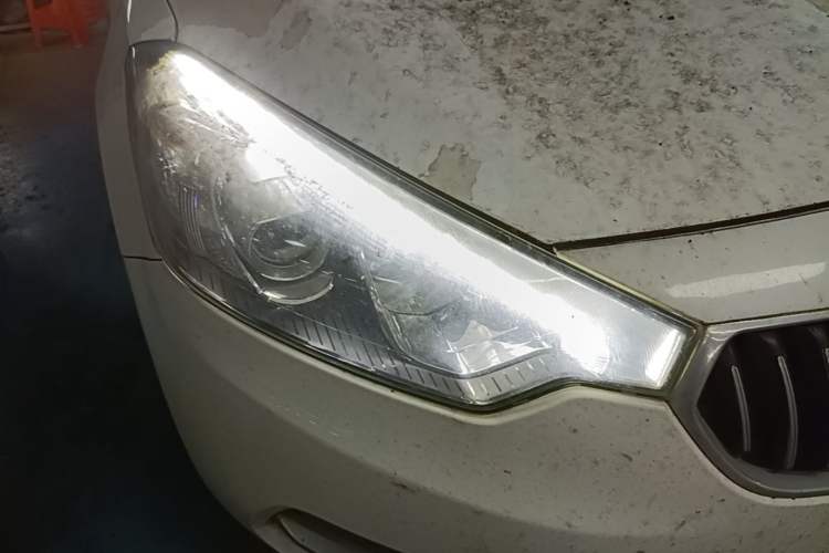 Used Kia K3 2013 1.6L Manual GLS Right Front Headlight