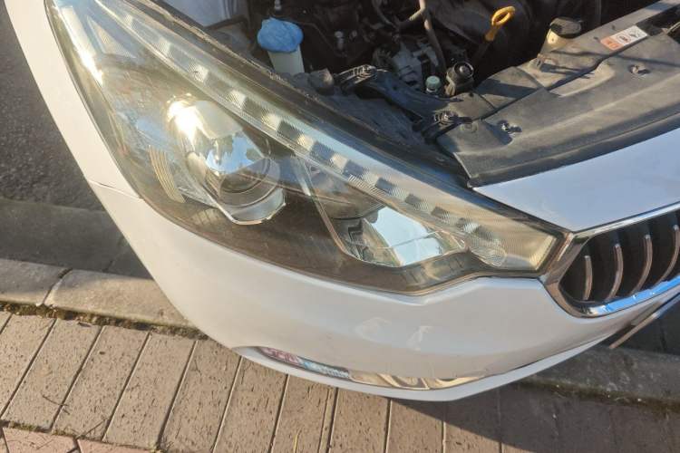 Used Kia K3 2013 1.6L Automatic GLS Right Front Headlight