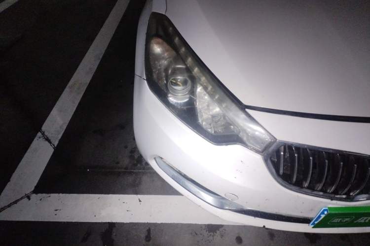 Used Kia K3 2013 1.6L Automatic GLS Right Front Headlight