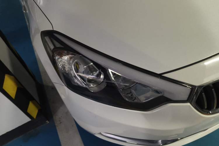 Used Kia K3 2013 1.6L Automatic GL Right Front Headlight