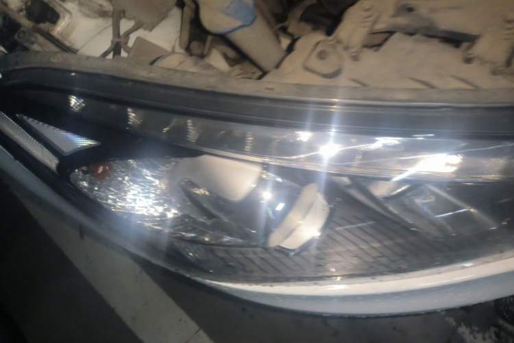Used Kia K3 2013 1.6L Automatic GLS Right Front Headlight