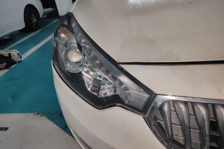Used Kia K3 2013 1.6L Automatic GLS Right Front Headlight