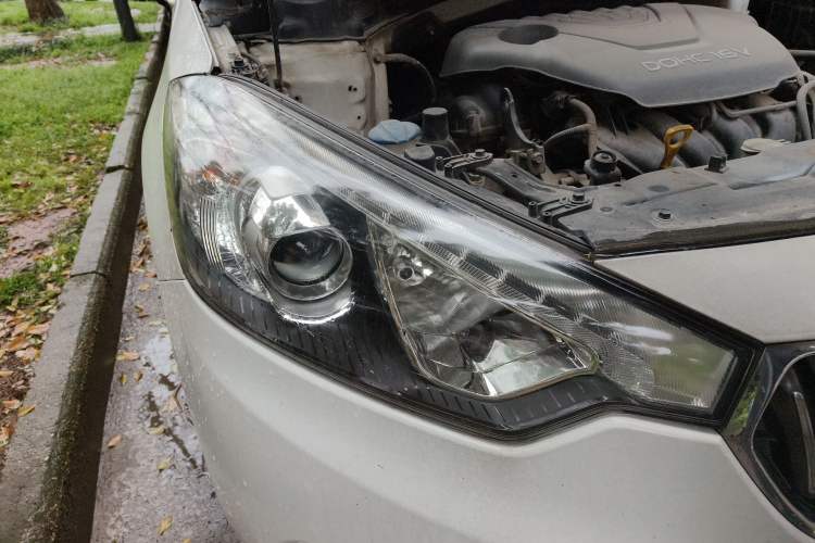 Used Kia K3 2013 1.6L Automatic GLS Right Front Headlight