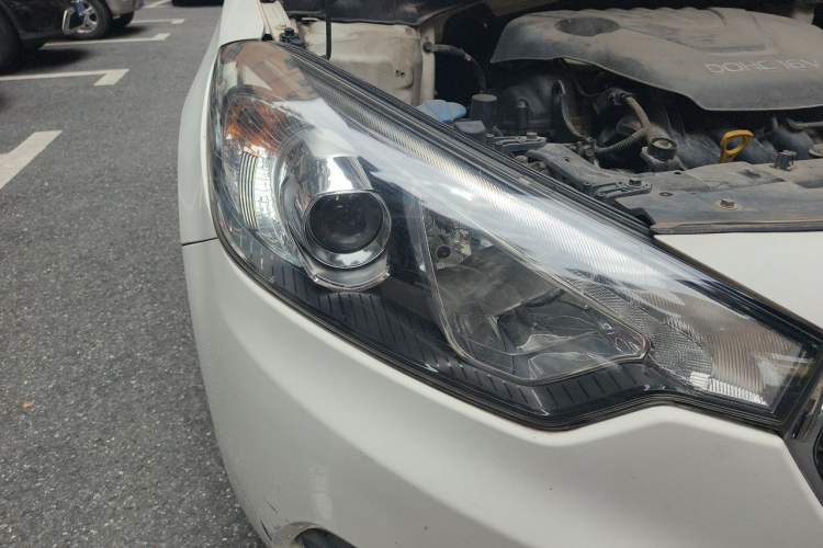 Used Kia K3 2013 1.6L Automatic GLS Right Front Headlight