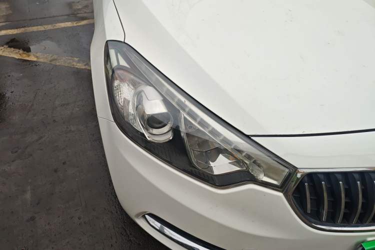 Used Kia K3 2013 1.6L Manual GLS Right Front Headlight