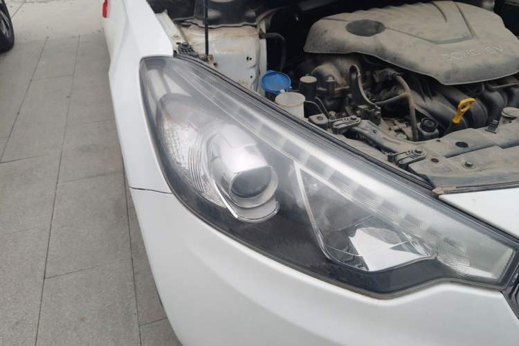 Used Kia K3 2013 1.6L Automatic GLS Right Front Headlight