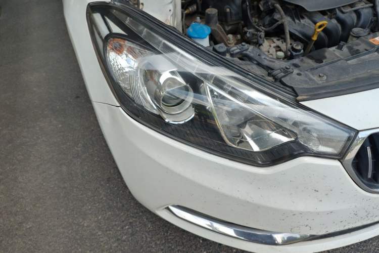 Used Kia K3 2013 1.6L Automatic GLS Right Front Headlight