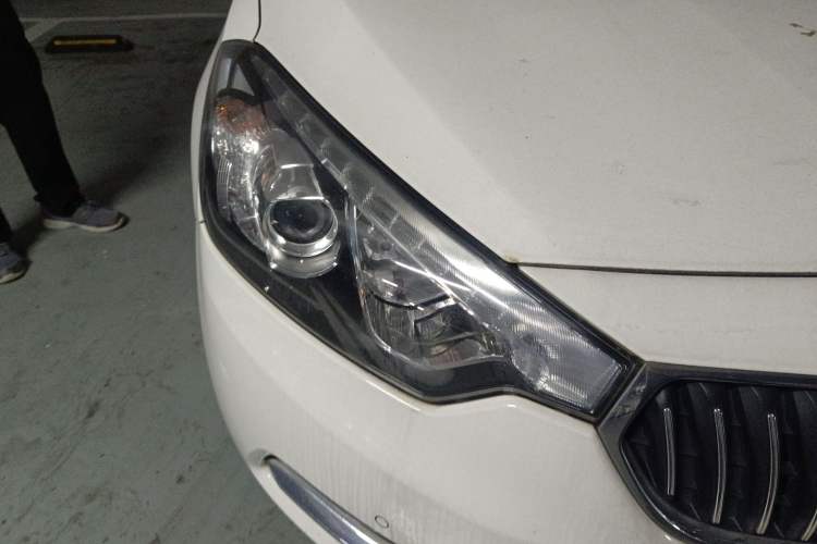 Used Kia K3 2013 1.8L Automatic Premium Right Front Headlight