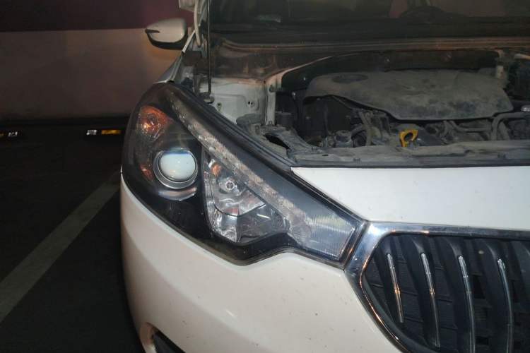 Used Kia K3 2013 1.6L Manual GLS Right Front Headlight