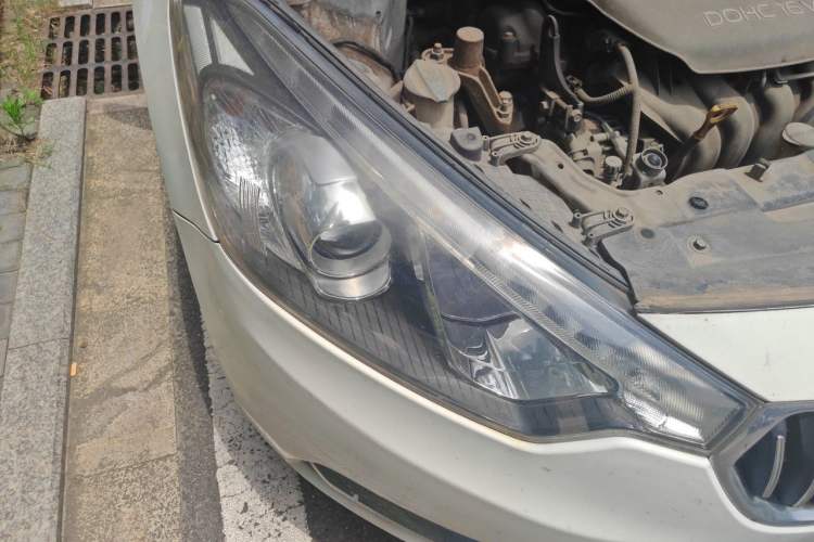 Used Kia K3 2013 1.6L Automatic GLS Right Front Headlight