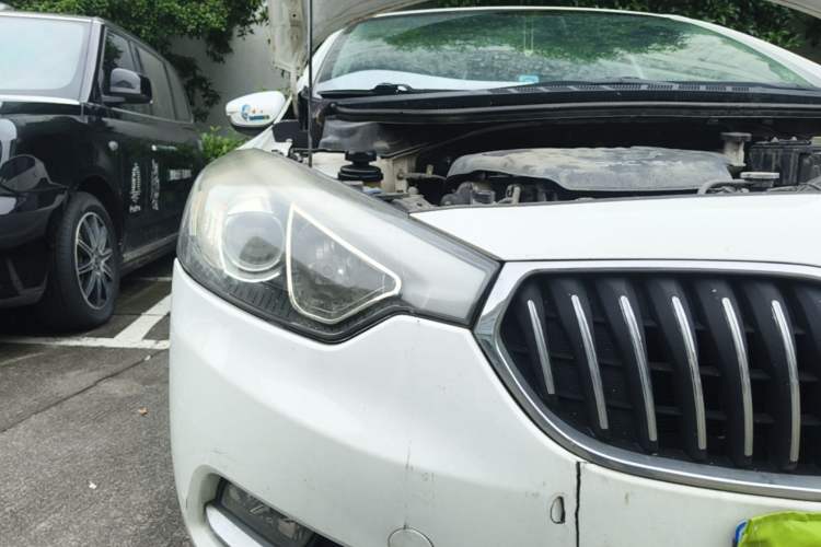 Used Kia K3 2013 1.6L Manual GL Right Front Headlight