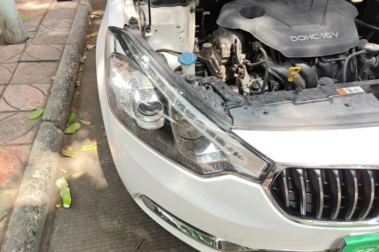 Used Kia K3 2013 1.6L Automatic GLS Right Front Headlight
