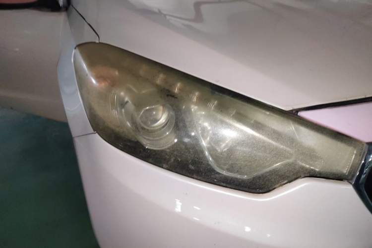 Used Kia K3 2013 1.6L Automatic GLS Right Front Headlight