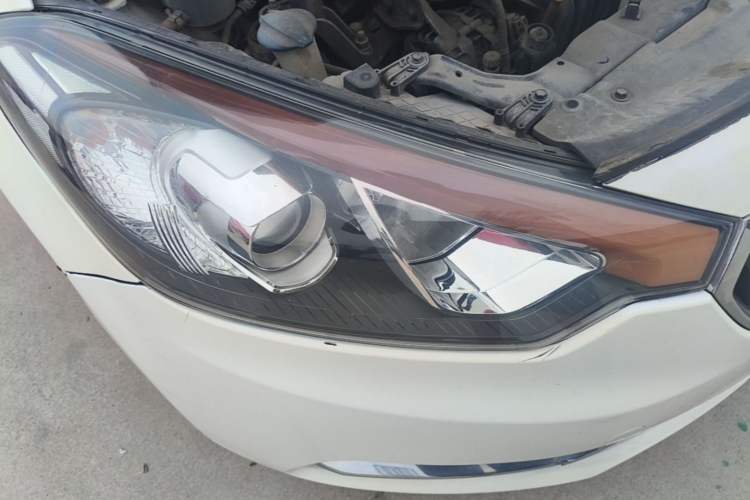 Used Kia K3 2013 1.6L Automatic GL Right Front Headlight