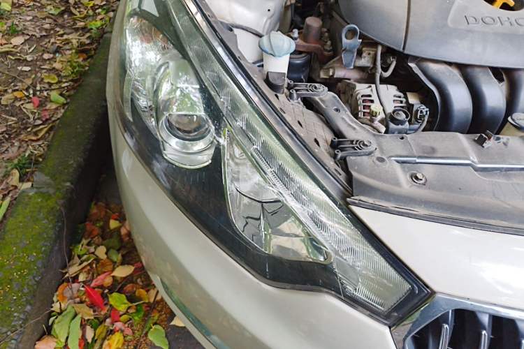 Used Kia K3 2013 1.8L Automatic Premium Right Front Headlight