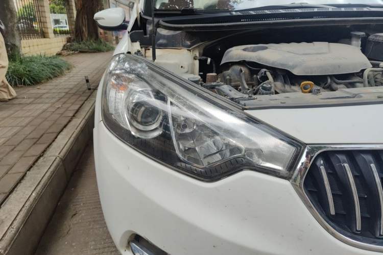 Used Kia K3 2013 1.6L Automatic GLS Right Front Headlight