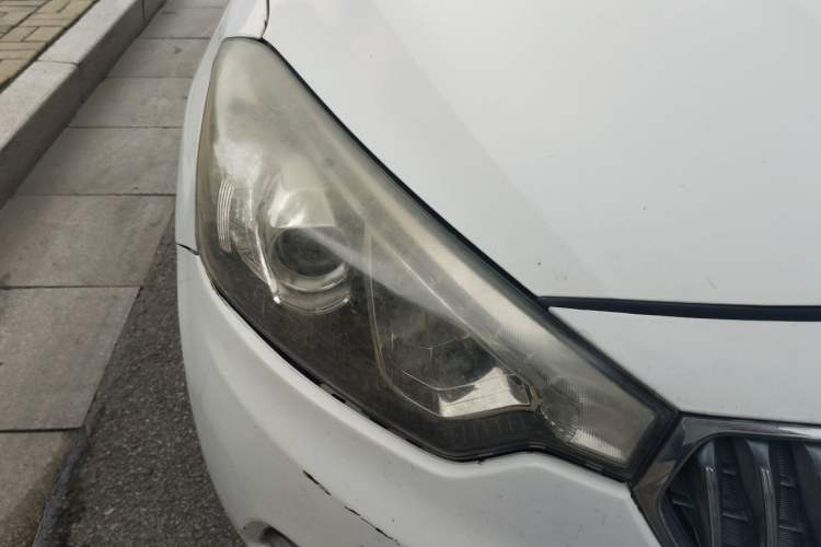 Used Kia K3 2013 1.6L Automatic GLS Right Front Headlight