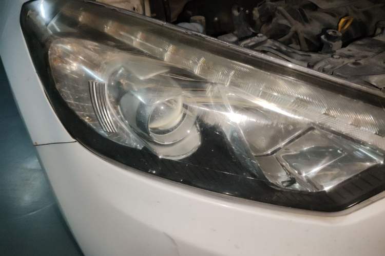 Used Kia K3 2013 1.6L Manual GLS Right Front Headlight