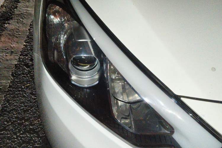 Used Kia K3 2013 1.6L Automatic GL Right Front Headlight