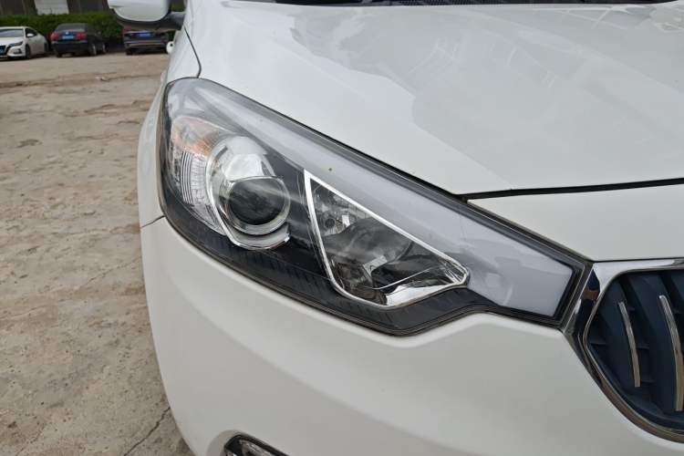 Used Kia K3 2013 1.6L Automatic GL Right Front Headlight