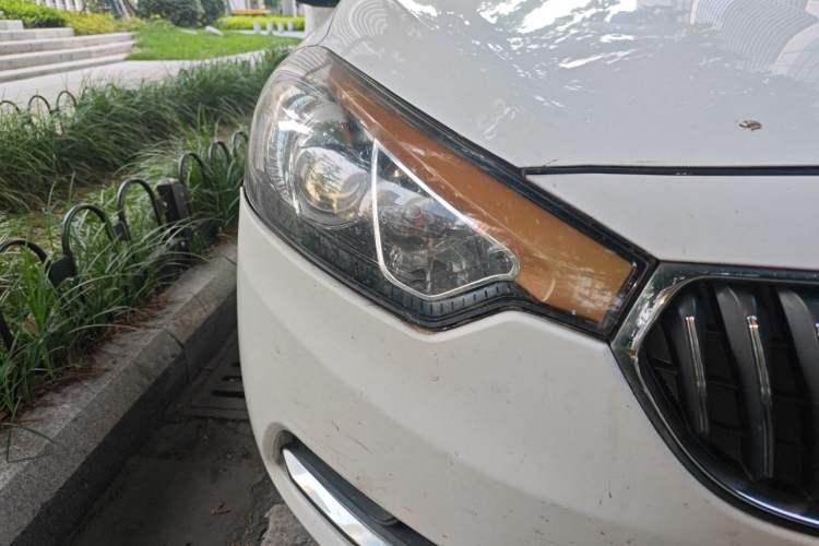 Used Kia K3 2013 1.6L Automatic GL Right Front Headlight