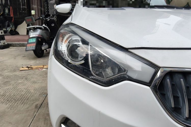 Used Kia K3 2013 1.6L Manual GL Right Front Headlight