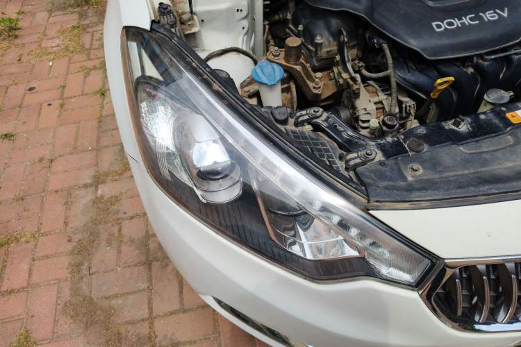 Used Kia K3 2013 1.6L Manual GLS Right Front Headlight