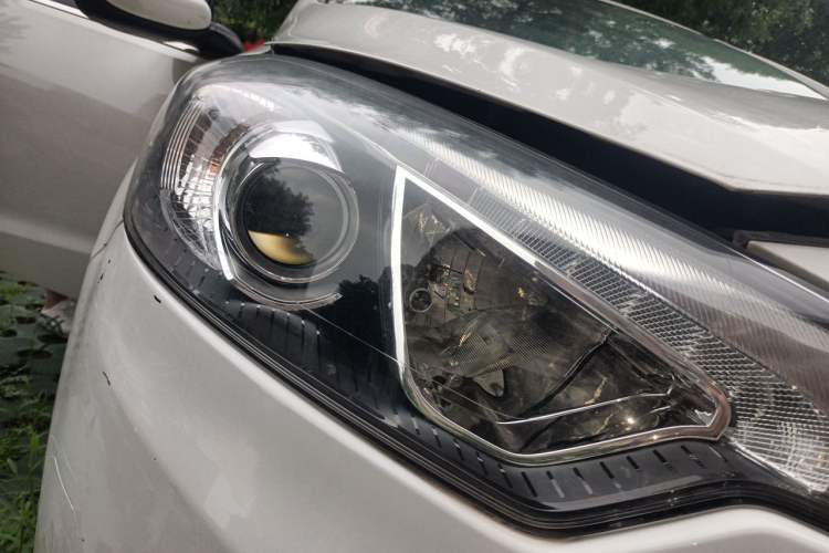Used Kia K3 2013 1.6L Automatic GLS Right Front Headlight