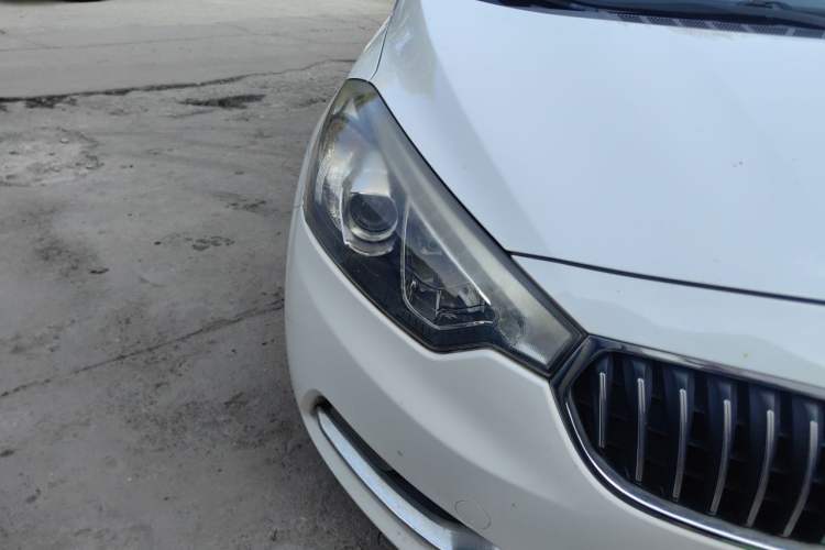 Used Kia K3 2013 1.6L Automatic GLS Right Front Headlight