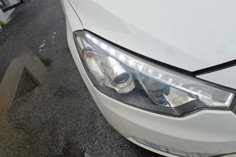 Used Kia K3 2013 1.6L Manual GLS Right Front Headlight