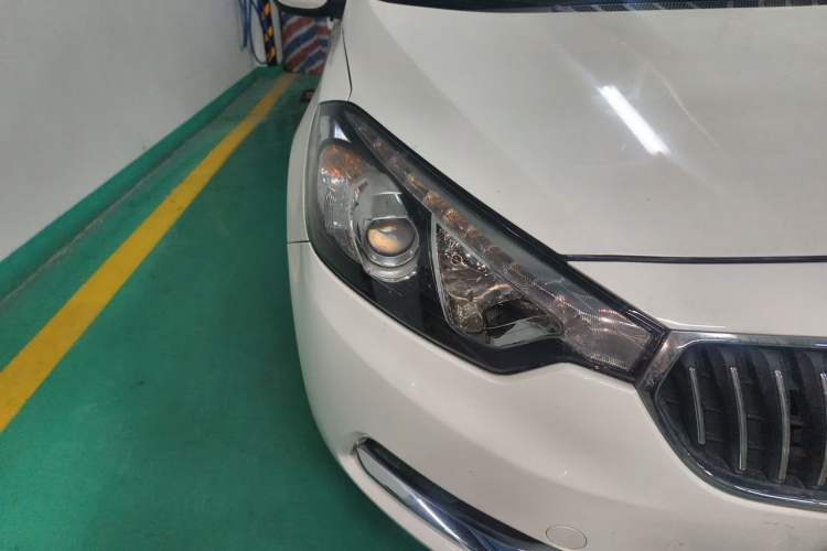 Used Kia K3 2013 1.6L Automatic GLS Right Front Headlight