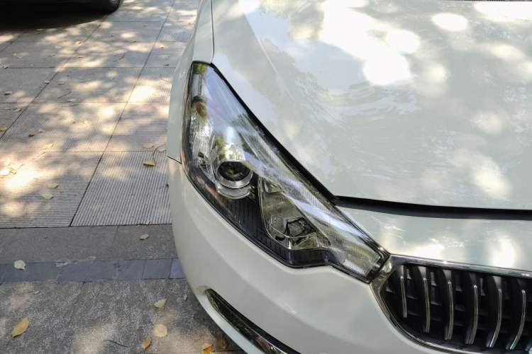 Used Kia K3 2013 1.6L Automatic GLS Right Front Headlight