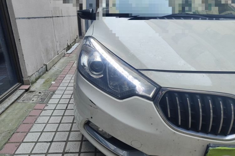 Used Kia K3 2013 1.6L Automatic GLS Right Front Headlight
