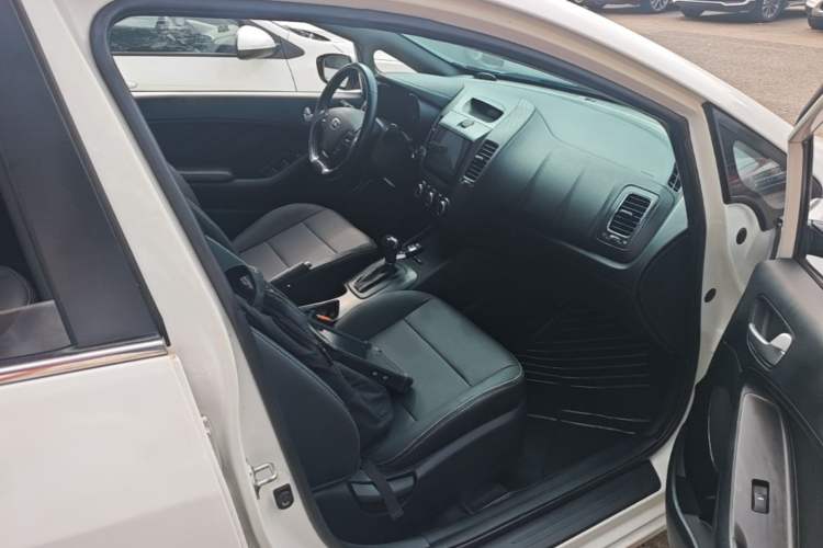 Used Kia K3 2013 1.6L Automatic GLS Right Front Seat
