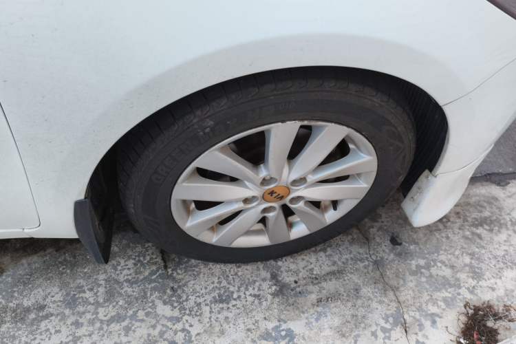 Used Kia K3 2013 1.6L Manual GLS Right Front Wheel Hub