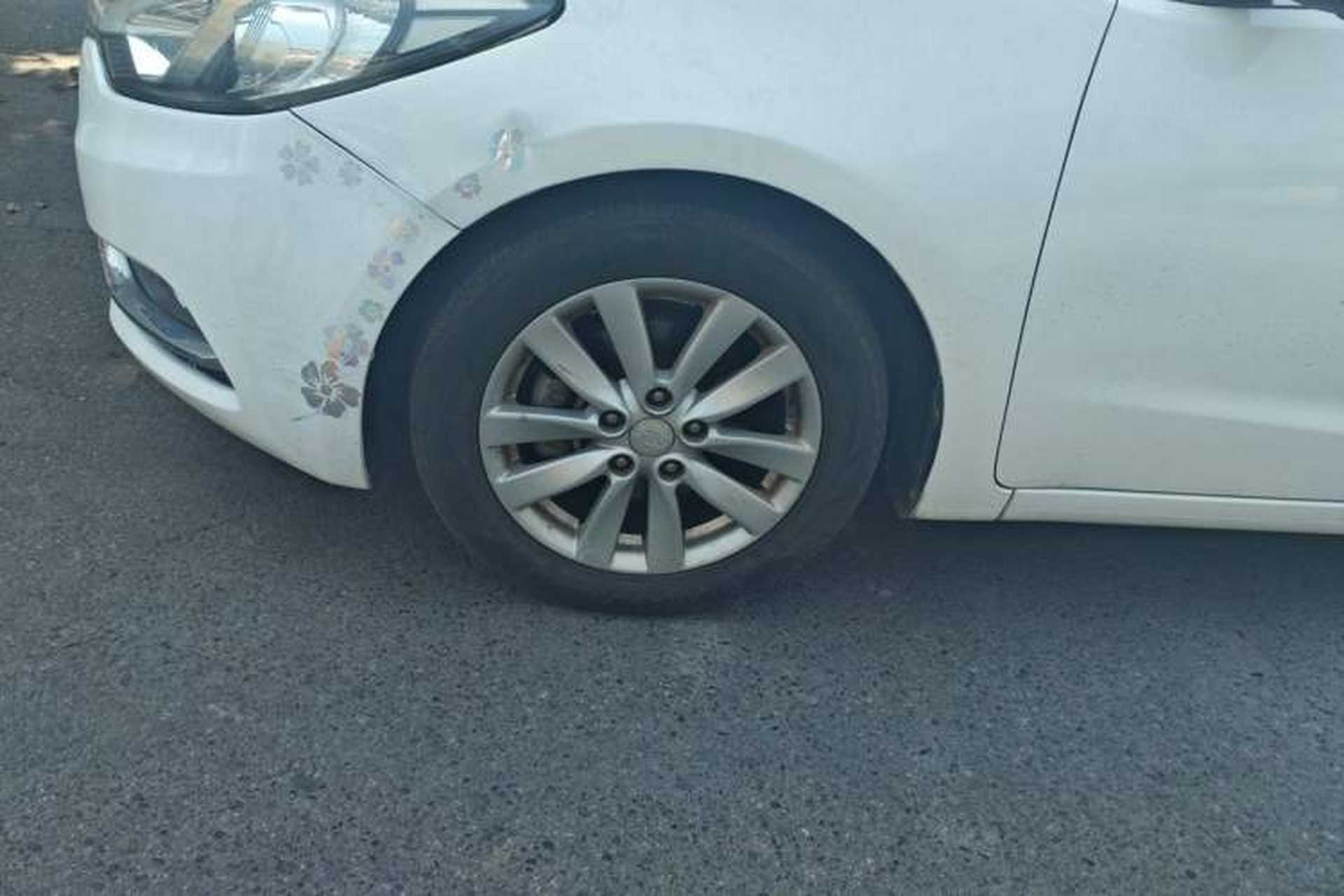 Used Kia K3 2013 1.6L Automatic DLX Right Front Wheel Hub